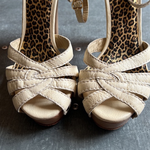 Rare Betsey Johnson Platform with Ankle Strap, Size 9 - Picture 4 of 8